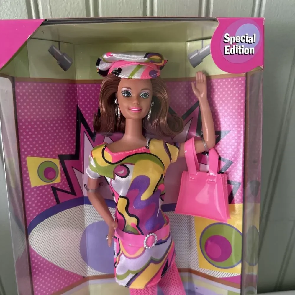 Vtg 1997 Mattel Sixties Fun 1960s Mod Special Edition Barbie Doll 17693 New